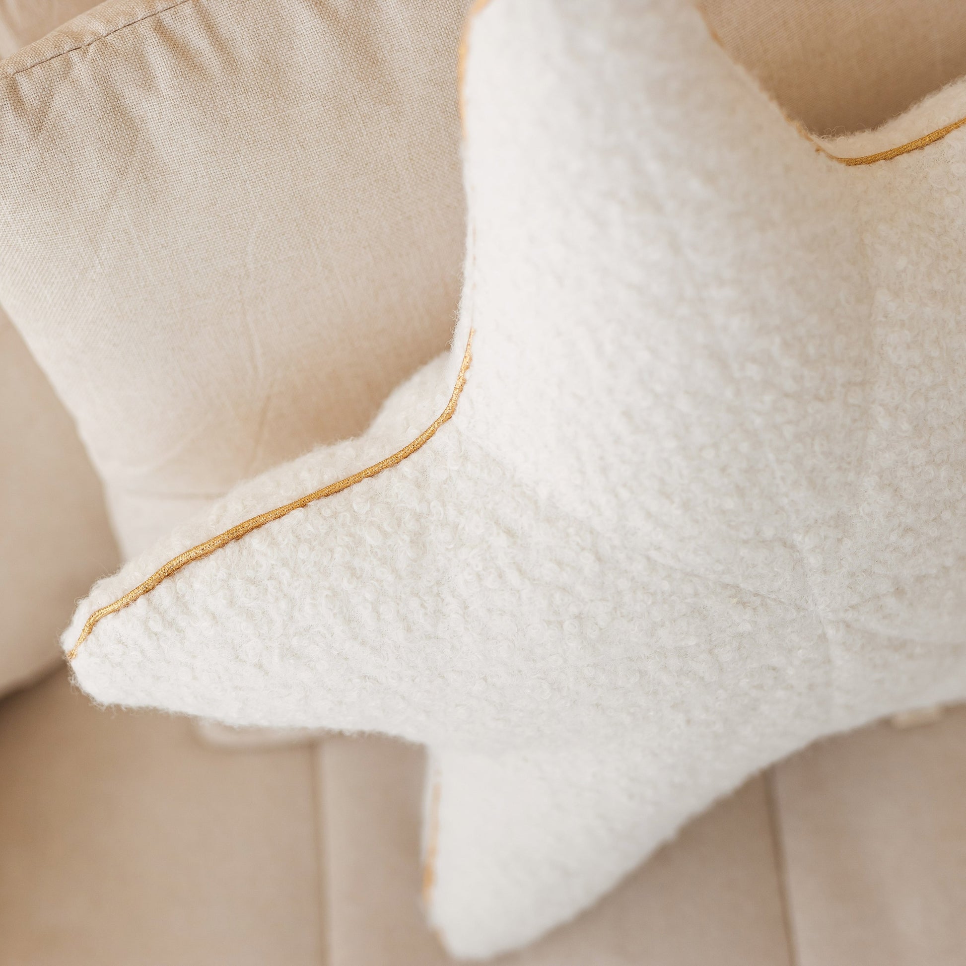 MINICAMP Seashell Pillows, Starfish Throw Pillows, Crustaceancore Decor | PACK of 2 - Flossie & George