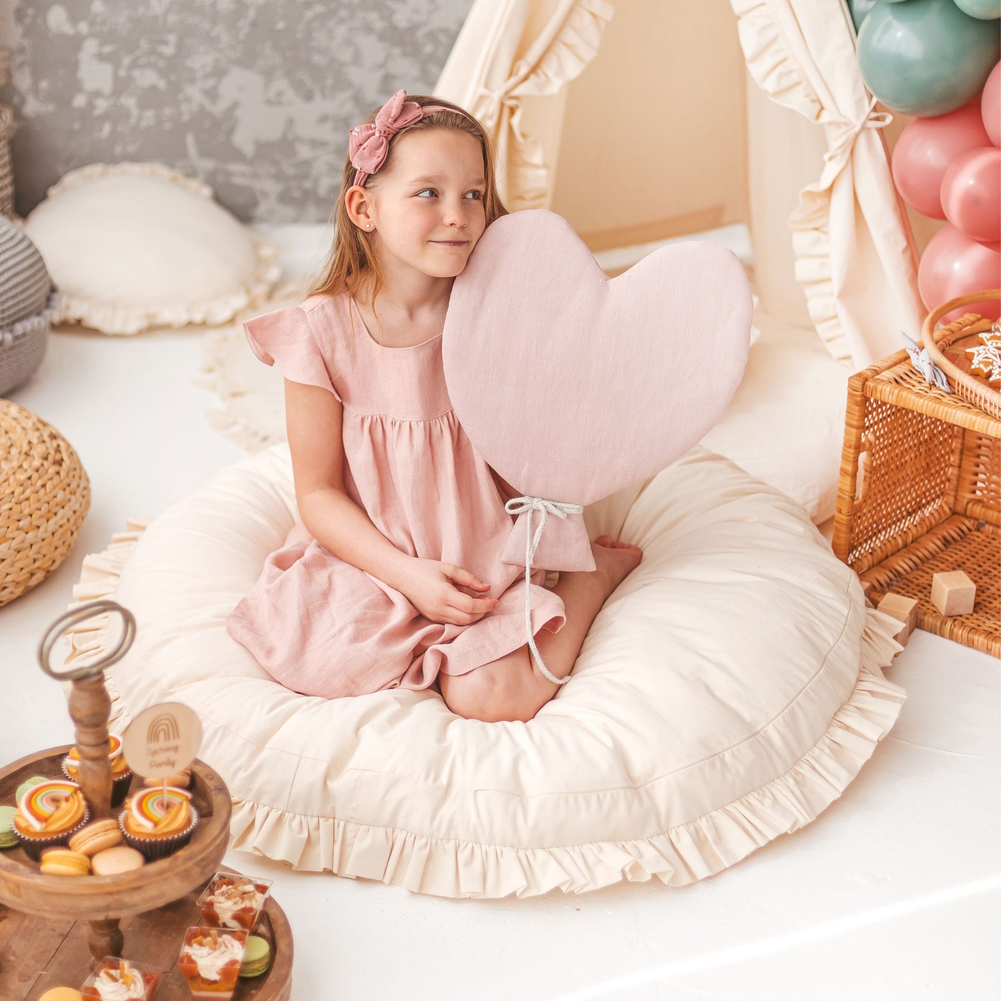 MINICAMP Large Floor Cushion with Ruffled Edges - Flossie & George